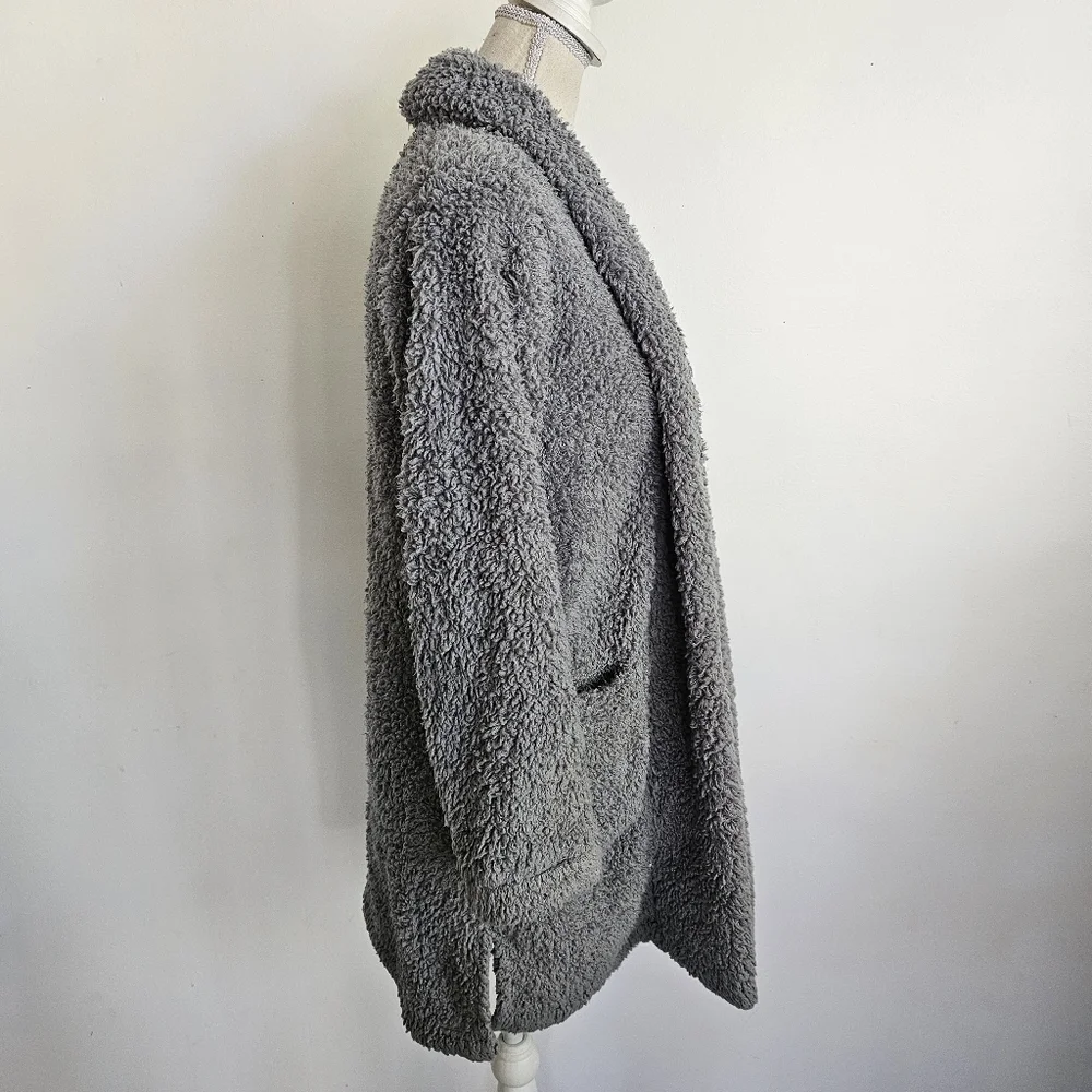 Natori Fuzzy Gray Pocket Cardigan Jacket
